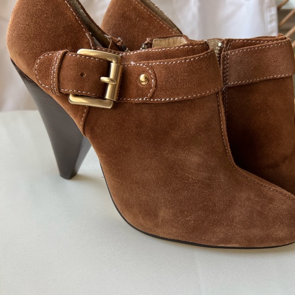Michael Kors booties, size 8 1/2 , brown suede - Picture 3 of 5
